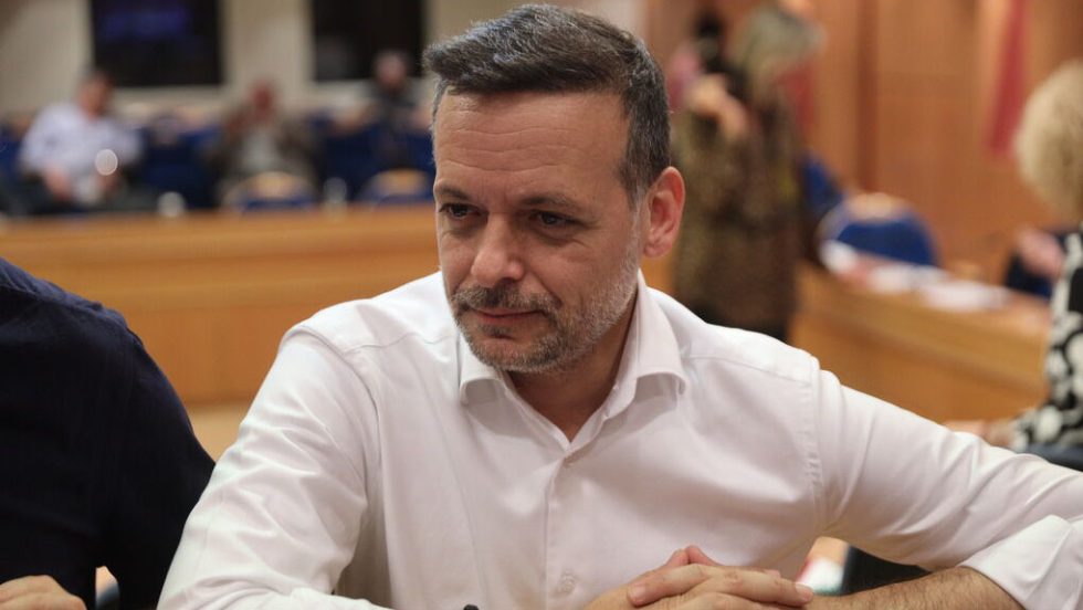 Χάρης Δούκας στον Guardian: «Η Αθήνα δεν μπορεί να λειτουργεί σαν ένα τεράστιο ξενοδοχείο»